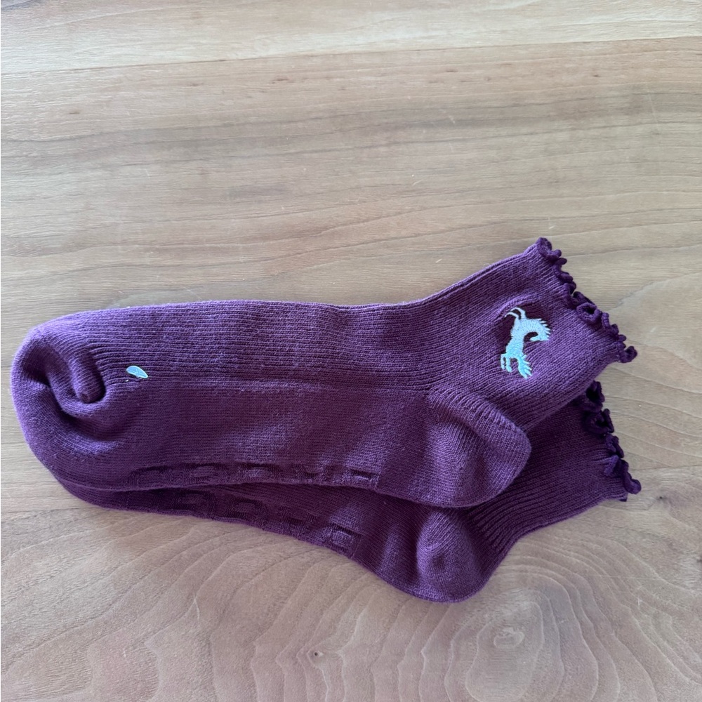 BAGGU | Ruffle Edge Socks with Horse Design